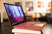 У нашому огляді Surface Laptop ми цінуємо переваги і недоліки нового пристрою від Microsoft