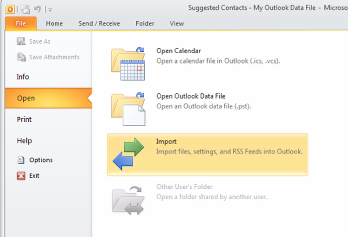 Потім в Outlook натисніть «Файл», «Відкрити», потім «Імпорт»