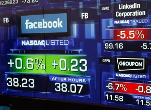 Напруга перед оголошенням аналітиками нової оцінки акцій Facebook   У середу у компанії   Facebook   можуть з'явитися нові друз'я на Уолл-стріт