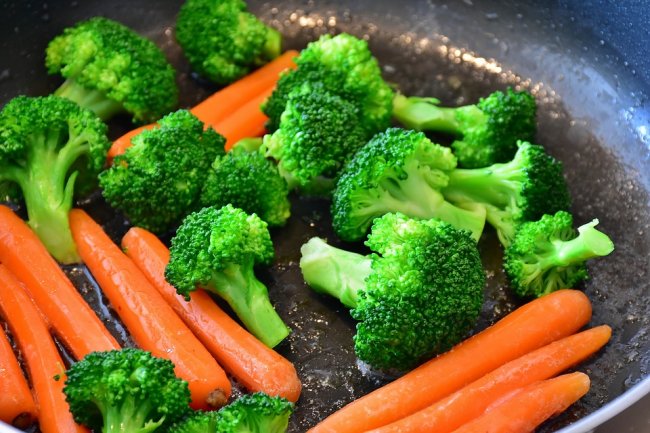 Як правильно смажити овочі