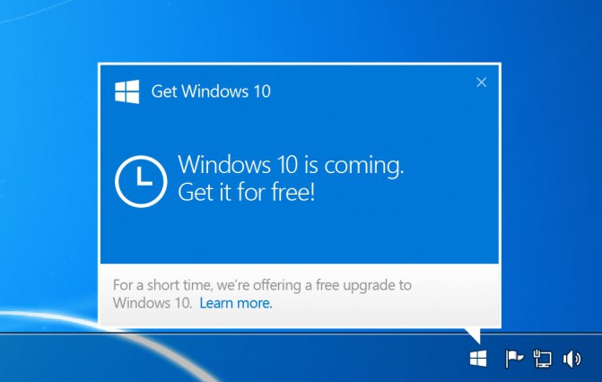 Зараз на комп'ютерах з Windwos 7/8 повинна з'являтися іконка, яка пропонує отримати безкоштовне оновлення до Windows 10